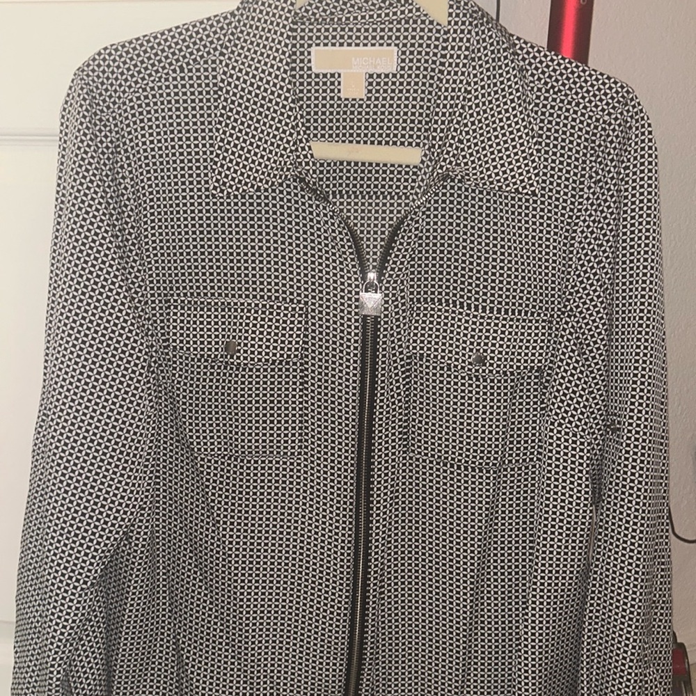 Michael KORS women’s blouse with zipper size L like new!
